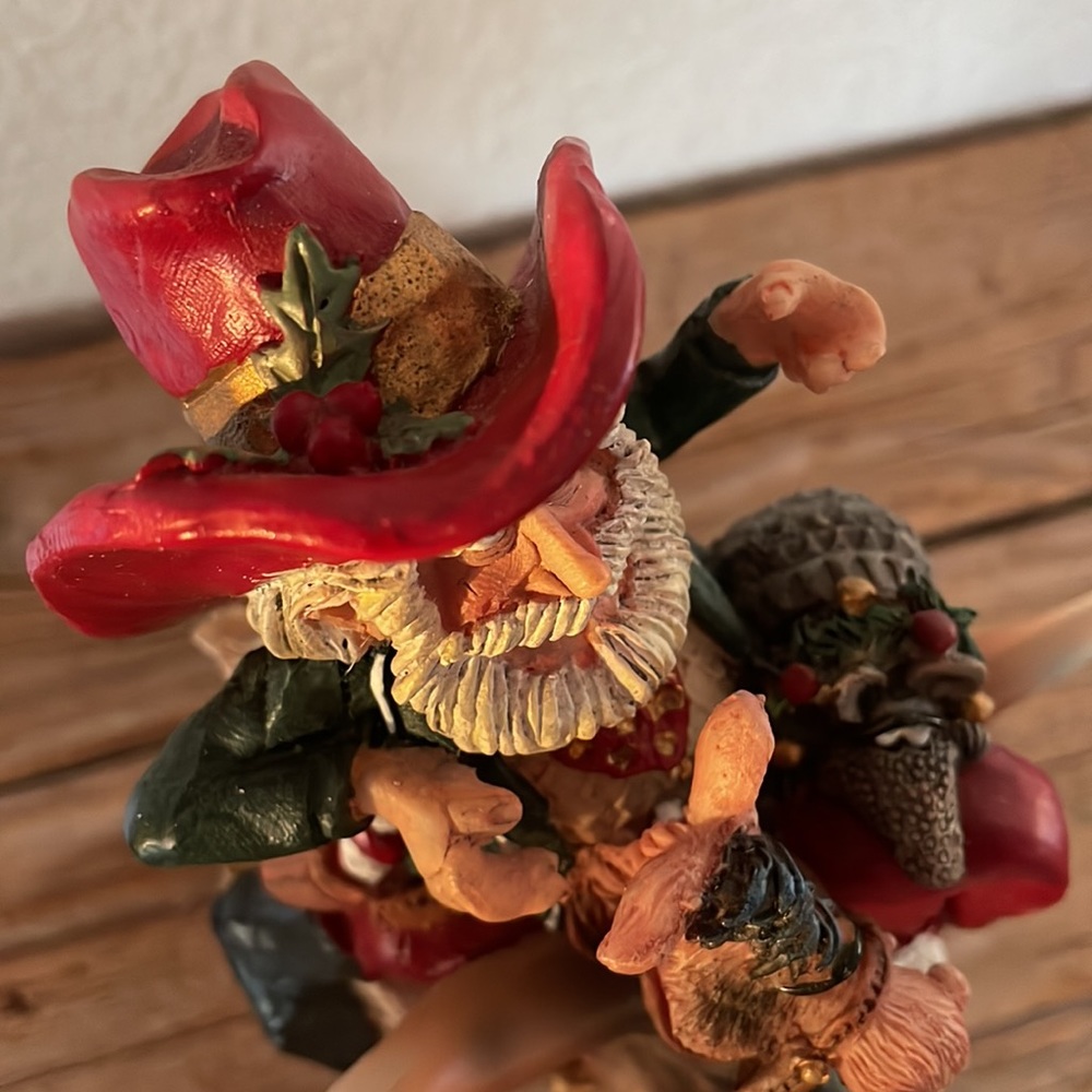 🎄Cowboy Santa Ceramic Figure🎄 - Picture 3 of 9